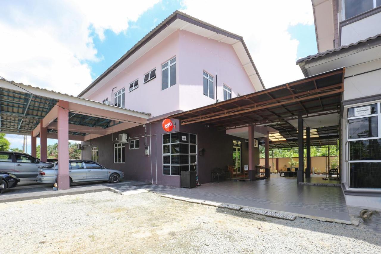 Oyo 90274 Wadi Isfa Inn Kota Bahru Luaran gambar